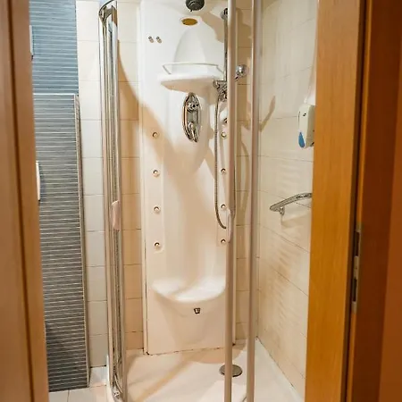 107 - Vucko - & Relax - Private Host Hotel apartamentowy 4*